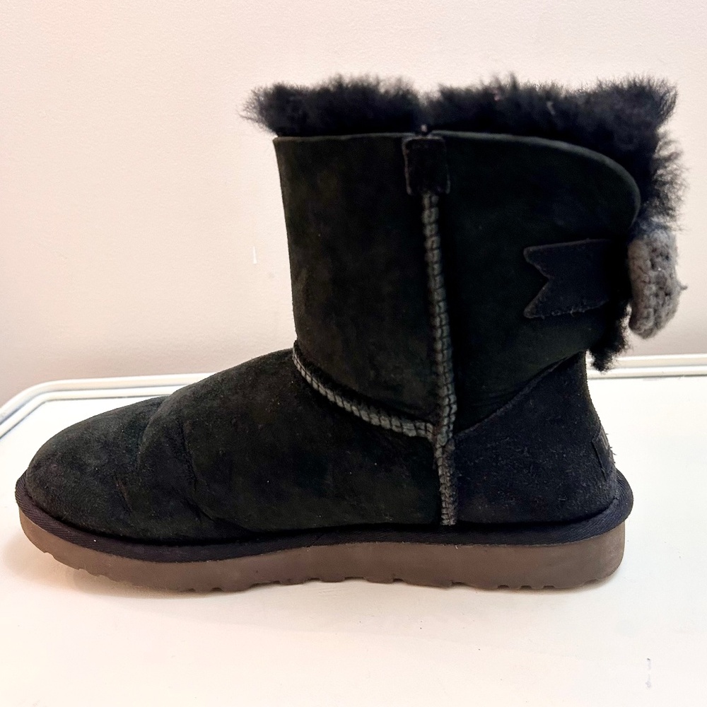 WOMEN’S UGG MINI BLACK BAILEY KNIT BOW BOOTS SZ 9 - Picture 7 of 11
